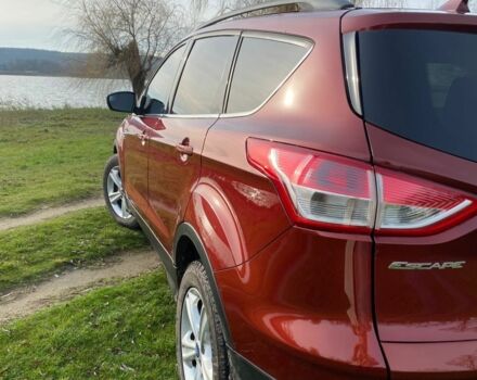 Красный Форд Эскейп, объемом двигателя 1.6 л и пробегом 144 тыс. км за 9000 $, фото 3 на Automoto.ua