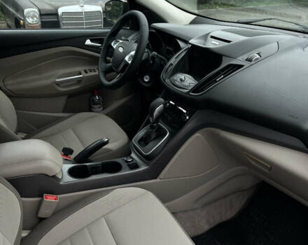 Красный Форд Эскейп, объемом двигателя 2 л и пробегом 206 тыс. км за 9500 $, фото 26 на Automoto.ua