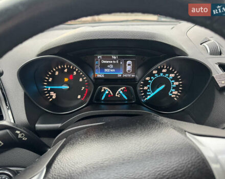 Червоний Форд Ескейп, об'ємом двигуна 2 л та пробігом 240 тис. км за 10500 $, фото 24 на Automoto.ua