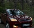 Красный Форд Эскейп, объемом двигателя 2 л и пробегом 168 тыс. км за 10632 $, фото 1 на Automoto.ua