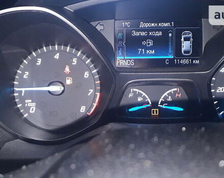 Красный Форд Эскейп, объемом двигателя 2 л и пробегом 115 тыс. км за 10500 $, фото 7 на Automoto.ua