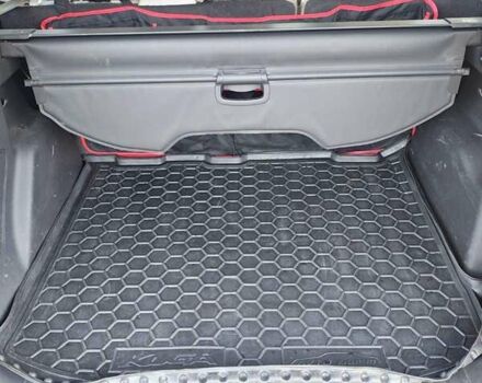 Красный Форд Эскейп, объемом двигателя 2 л и пробегом 159 тыс. км за 14950 $, фото 7 на Automoto.ua