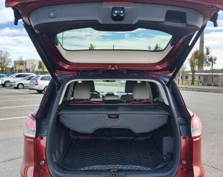 Красный Форд Эскейп, объемом двигателя 2 л и пробегом 159 тыс. км за 15000 $, фото 5 на Automoto.ua