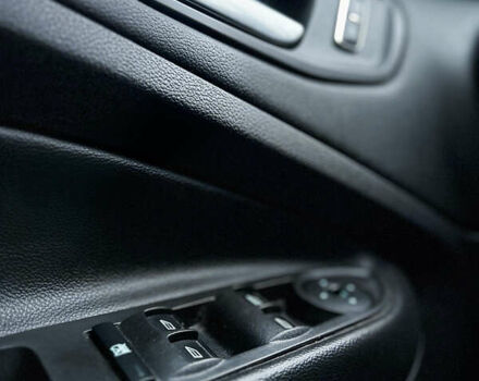 Червоний Форд Ескейп, об'ємом двигуна 2 л та пробігом 160 тис. км за 11250 $, фото 9 на Automoto.ua