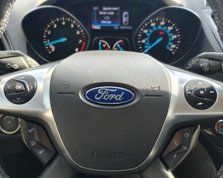 Красный Форд Эскейп, объемом двигателя 2 л и пробегом 159 тыс. км за 15000 $, фото 7 на Automoto.ua