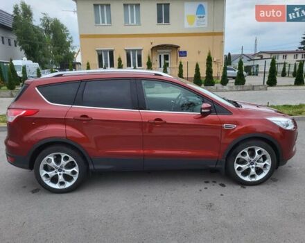 Красный Форд Эскейп, объемом двигателя 2 л и пробегом 59 тыс. км за 13000 $, фото 3 на Automoto.ua