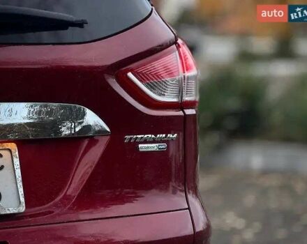 Красный Форд Эскейп, объемом двигателя 2 л и пробегом 127 тыс. км за 13200 $, фото 3 на Automoto.ua