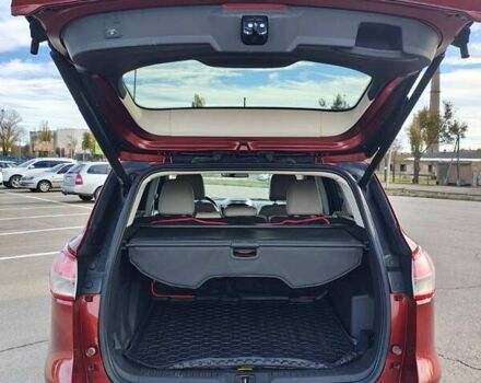 Красный Форд Эскейп, объемом двигателя 2 л и пробегом 159 тыс. км за 14950 $, фото 4 на Automoto.ua