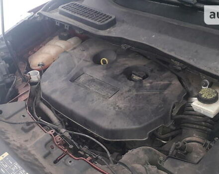 Красный Форд Эскейп, объемом двигателя 2 л и пробегом 115 тыс. км за 10500 $, фото 5 на Automoto.ua