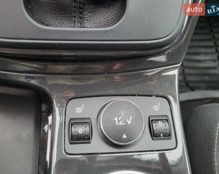 Красный Форд Эскейп, объемом двигателя 2 л и пробегом 59 тыс. км за 13000 $, фото 9 на Automoto.ua