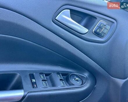 Красный Форд Эскейп, объемом двигателя 1.6 л и пробегом 144 тыс. км за 11700 $, фото 12 на Automoto.ua