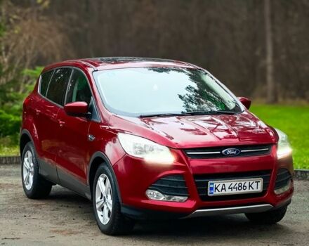 Красный Форд Эскейп, объемом двигателя 2 л и пробегом 160 тыс. км за 11250 $, фото 1 на Automoto.ua