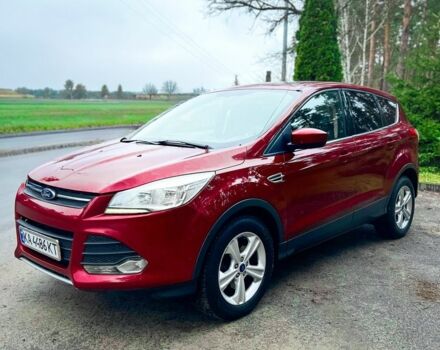Красный Форд Эскейп, объемом двигателя 2 л и пробегом 160 тыс. км за 11250 $, фото 2 на Automoto.ua