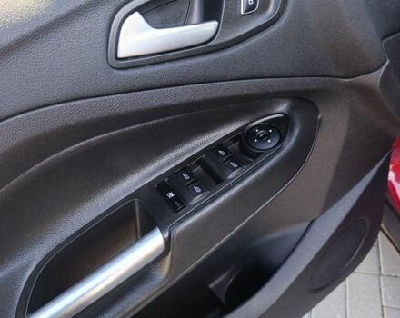 Форд Эскейп 2015 в Иршава на Automoto.ua Красный Форд Эскейп, объемом двигателя 2 л и пробегом 186 тыс. км за 10800 $, фото 7 на Automoto.ua