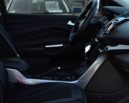 Красный Форд Эскейп, объемом двигателя 2.5 л и пробегом 187 тыс. км за 12350 $, фото 12 на Automoto.ua