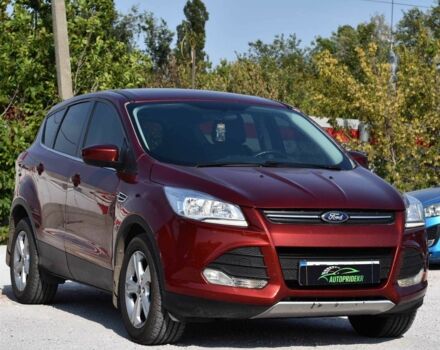 Красный Форд Эскейп, объемом двигателя 2.5 л и пробегом 187 тыс. км за 12350 $, фото 1 на Automoto.ua