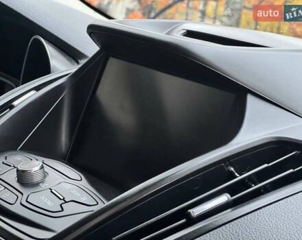 Червоний Форд Ескейп, об'ємом двигуна 2 л та пробігом 178 тис. км за 11998 $, фото 53 на Automoto.ua