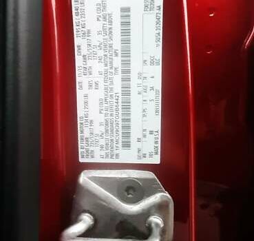 Красный Форд Эскейп, объемом двигателя 2 л и пробегом 93 тыс. км за 11300 $, фото 10 на Automoto.ua