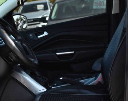 Красный Форд Эскейп, объемом двигателя 2.5 л и пробегом 187 тыс. км за 12350 $, фото 8 на Automoto.ua