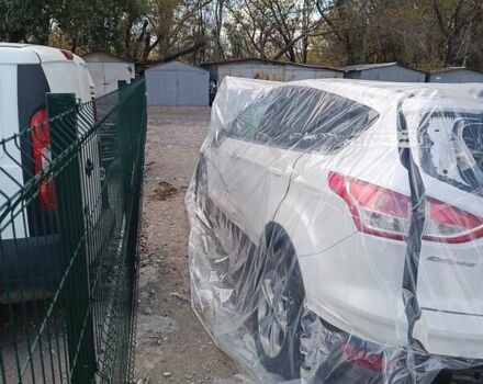 Красный Форд Эскейп, объемом двигателя 2.5 л и пробегом 250 тыс. км за 5300 $, фото 2 на Automoto.ua