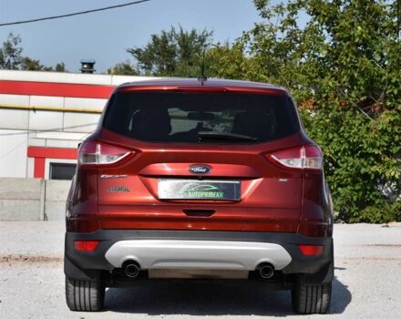 Красный Форд Эскейп, объемом двигателя 2.5 л и пробегом 187 тыс. км за 12350 $, фото 3 на Automoto.ua