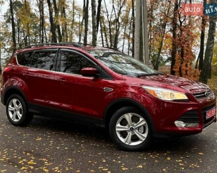 Червоний Форд Ескейп, об'ємом двигуна 2 л та пробігом 178 тис. км за 11998 $, фото 1 на Automoto.ua