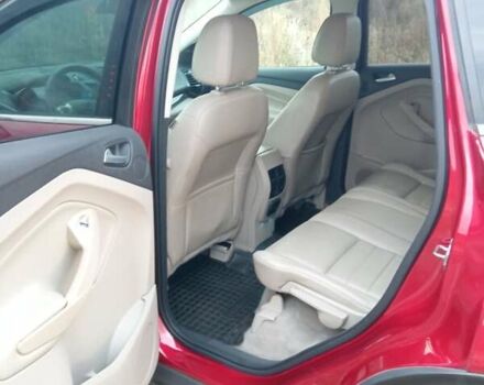 Красный Форд Эскейп, объемом двигателя 1.6 л и пробегом 180 тыс. км за 13200 $, фото 3 на Automoto.ua