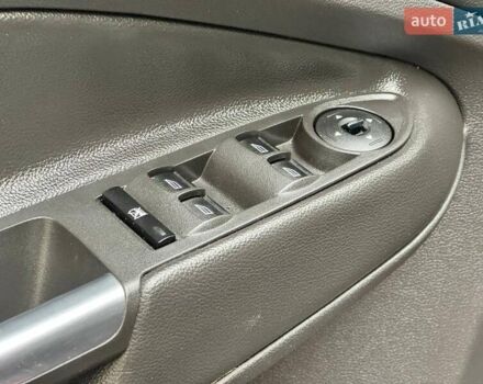 Червоний Форд Ескейп, об'ємом двигуна 2 л та пробігом 178 тис. км за 11998 $, фото 26 на Automoto.ua