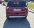 Красный Форд Эскейп, объемом двигателя 2 л и пробегом 107 тыс. км за 15200 $, фото 1 на Automoto.ua