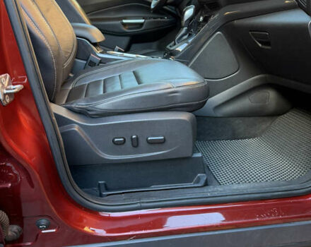 Красный Форд Эскейп, объемом двигателя 2 л и пробегом 109 тыс. км за 14000 $, фото 11 на Automoto.ua