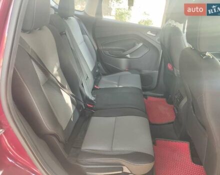 Красный Форд Эскейп, объемом двигателя 2 л и пробегом 118 тыс. км за 13000 $, фото 3 на Automoto.ua