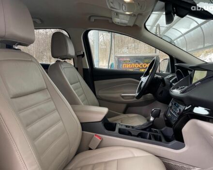 Красный Форд Эскейп, объемом двигателя 2 л и пробегом 99 тыс. км за 15690 $, фото 27 на Automoto.ua