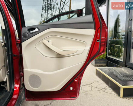 Красный Форд Эскейп, объемом двигателя 2 л и пробегом 167 тыс. км за 15800 $, фото 23 на Automoto.ua