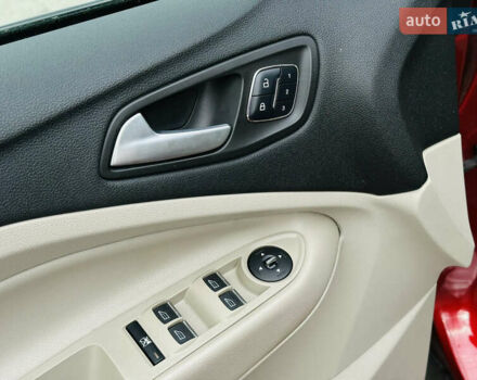 Красный Форд Эскейп, объемом двигателя 2 л и пробегом 167 тыс. км за 15800 $, фото 27 на Automoto.ua