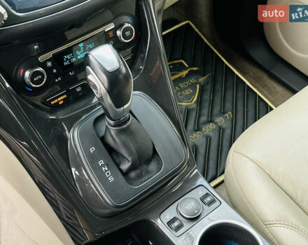 Красный Форд Эскейп, объемом двигателя 2 л и пробегом 167 тыс. км за 15800 $, фото 35 на Automoto.ua