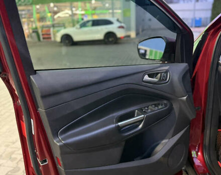 Красный Форд Эскейп, объемом двигателя 1.5 л и пробегом 94 тыс. км за 11000 $, фото 27 на Automoto.ua