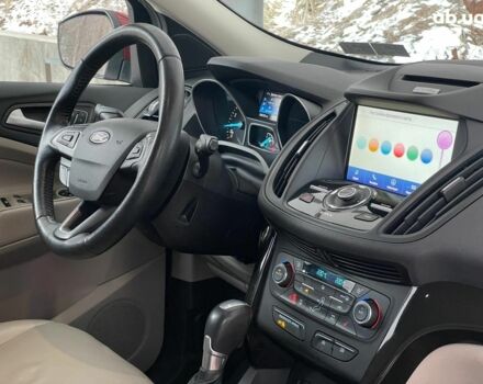 Красный Форд Эскейп, объемом двигателя 2 л и пробегом 99 тыс. км за 15690 $, фото 28 на Automoto.ua