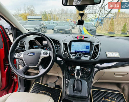 Красный Форд Эскейп, объемом двигателя 2 л и пробегом 167 тыс. км за 15800 $, фото 21 на Automoto.ua