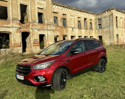 Форд Ескейп 2016 у Нетешине на Automoto.ua Червоний Форд Ескейп, об'ємом двигуна 2 л та пробігом 111 тис. км за 14700 $, фото 29 на Automoto.ua
