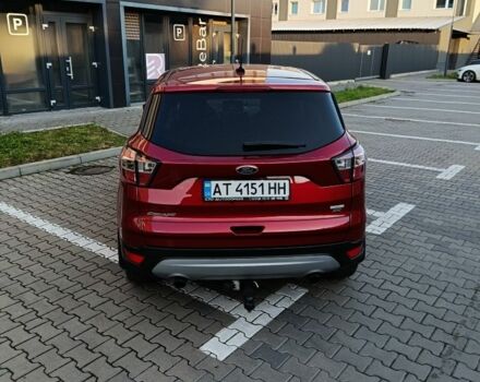 Красный Форд Эскейп, объемом двигателя 2 л и пробегом 173 тыс. км за 13800 $, фото 3 на Automoto.ua