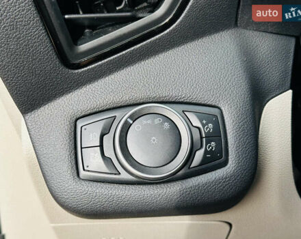 Красный Форд Эскейп, объемом двигателя 2 л и пробегом 167 тыс. км за 15800 $, фото 36 на Automoto.ua