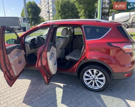 Красный Форд Эскейп, объемом двигателя 2 л и пробегом 107 тыс. км за 15200 $, фото 2 на Automoto.ua