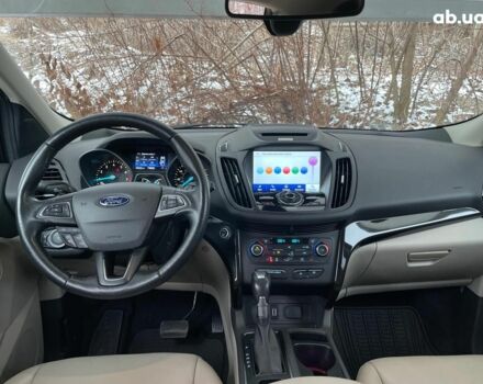 Красный Форд Эскейп, объемом двигателя 2 л и пробегом 99 тыс. км за 15690 $, фото 25 на Automoto.ua