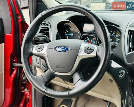 Красный Форд Эскейп, объемом двигателя 2 л и пробегом 167 тыс. км за 15800 $, фото 22 на Automoto.ua