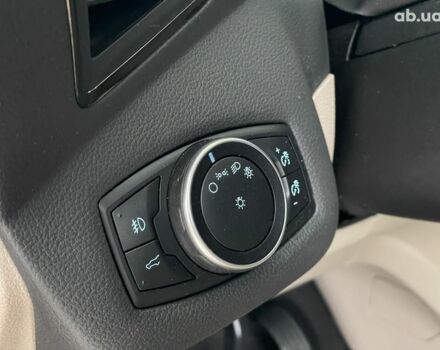 Красный Форд Эскейп, объемом двигателя 2 л и пробегом 99 тыс. км за 15690 $, фото 14 на Automoto.ua