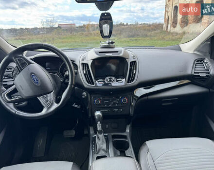 Форд Ескейп 2016 у Нетешине на Automoto.ua Червоний Форд Ескейп, об'ємом двигуна 2 л та пробігом 111 тис. км за 14700 $, фото 66 на Automoto.ua