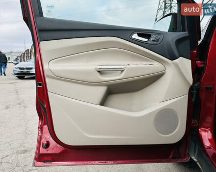 Красный Форд Эскейп, объемом двигателя 2 л и пробегом 167 тыс. км за 15800 $, фото 16 на Automoto.ua