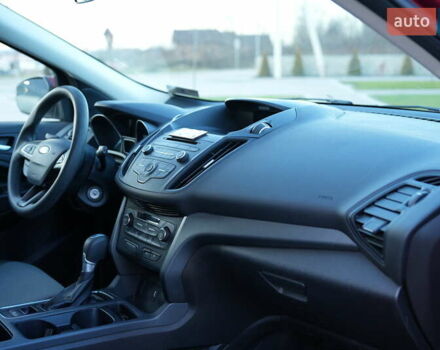 Красный Форд Эскейп, объемом двигателя 1.5 л и пробегом 112 тыс. км за 12200 $, фото 10 на Automoto.ua