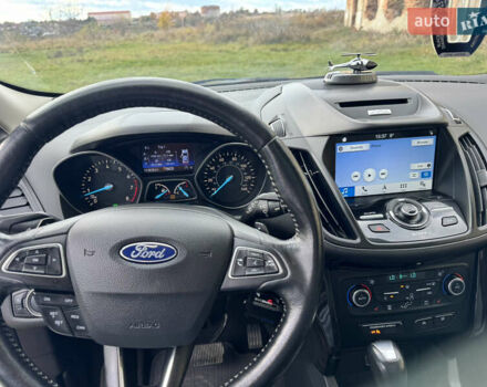 Форд Ескейп 2016 у Нетешине на Automoto.ua Червоний Форд Ескейп, об'ємом двигуна 2 л та пробігом 111 тис. км за 14700 $, фото 75 на Automoto.ua