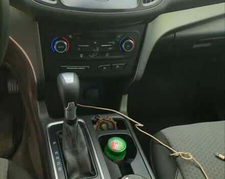 Красный Форд Эскейп, объемом двигателя 2 л и пробегом 118 тыс. км за 13000 $, фото 1 на Automoto.ua